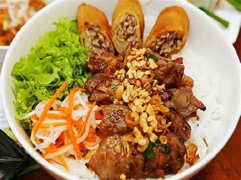 bún thịt nướng | Thịt lợn hầm, Ẩm thực, Thịt