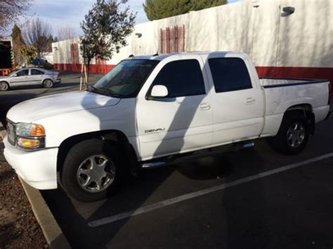 Buy used 2005 GMC Sierra 1500 DENALI CREW CAB ALL WHEEL DRIVE, 6.0L-V8 ...