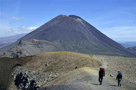 8 Most Amazing Volcanoes in New Zealand – Touropia Travel