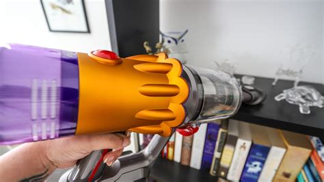 Dyson V12 Detect Slim vacuum cleaner review | TechRadar