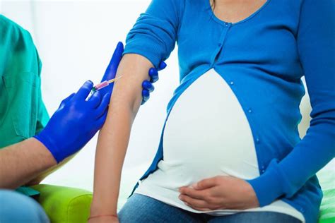 Why Pregnant Women Should Receive a Flu Shot - Women's Health Arizona