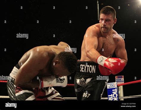 United's Kingdom (right) Sam Sexton in action against Great Britain's Dereck Chisora during the ...