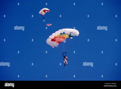 Skydiving formation hi-res stock photography and images - Alamy