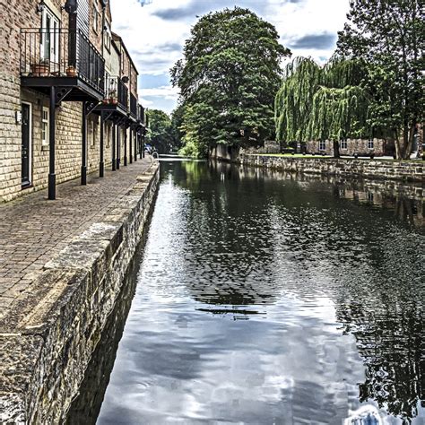 Ripon Canal Basin by Bore07TM | ePHOTOzine