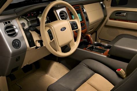 2007 Ford Expedition EL Pictures - 92 Photos | Edmunds