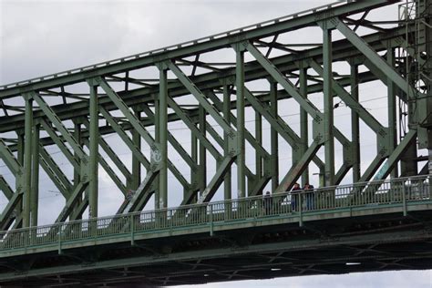 Structurae [en]: Südbrücke Mainz