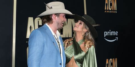 Country Star Lainey Wilson Is Dating Former NFL Pro Devlin Hodges