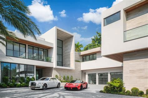 Luxury Homes and Their Supercars - Haute Residence by Haute Living