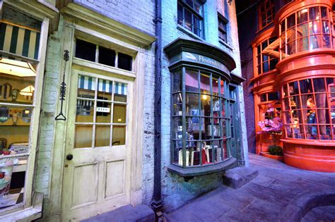 The World's Largest Harry Potter Store Is Coming To New York 2020