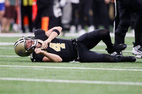 Saints QB Derek Carr suffers 3 injuries on big hit vs. Lions - masslive.com