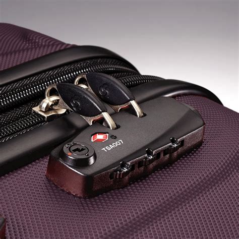 Samsonite Omni PC Hardside Spinner Review: Sleek Practicality | Trekbible