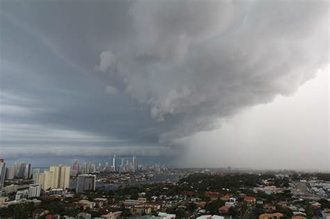 Storm hitting the Gold Coast | Gold coast, Storm, Cityscape