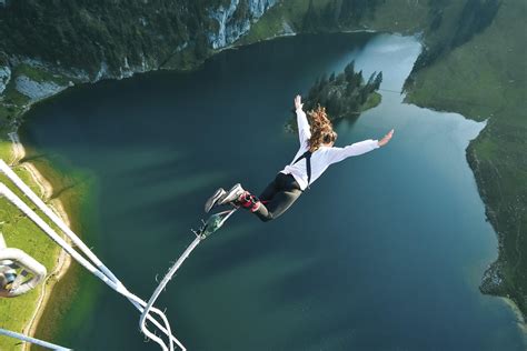 Bungee Jumping at Stockhorn from a Cable Car (134m) from 229 CHF - CheckYeti