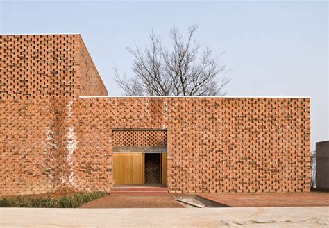 Brick House / AZL architects