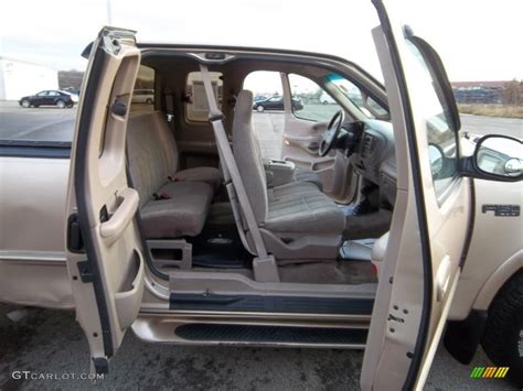 Medium Prairie Tan Interior 1997 Ford F150 XLT Extended Cab 4x4 Photo #40404285 | GTCarLot.com