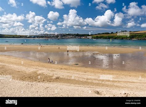 Camel Estuary, Padstow, England. Lined with golden sandy beaches Stock Photo - Alamy