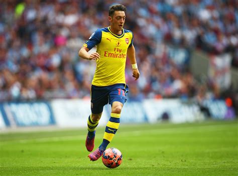 Arsenal star Mesut Ozil says Emirates stadium is 'cut to perfection ...