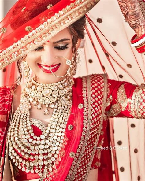 Wedding Veil Styles, Indian Wedding Poses, Indian Bridal Photos, Indian ...