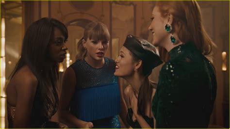 Taylor Swift Drops 'Delicate' Video, Dances Like No Ones Watching!: Photo 4049325 | Music, Music ...