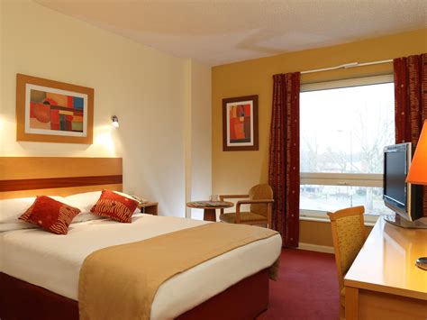 Jurys Inn Southampton-Double (1 Adult) - Special offer PC off Room only is Christmass price ...