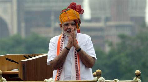 Independence Day 2020: PM Modi wears orange headgear; a look at his ...