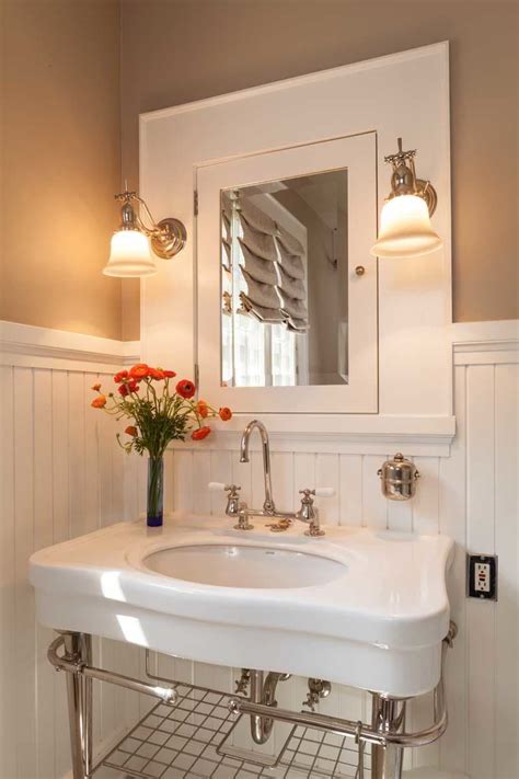 Pin by Bonnie Noonan on bathroom ideas | Craftsman bathroom, Bathroom styling, Vintage bathrooms