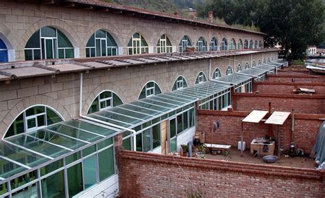 The New Generation of Yaodong Cave Dwellings, Loess Plateau - World Habitat