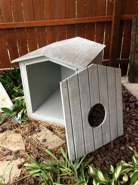 Jim Villa without the front | Outdoor cat shelter, Cat house diy ...