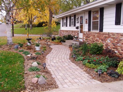 W & W Nursery & Landscaping: Front Yard Walkway Ideas