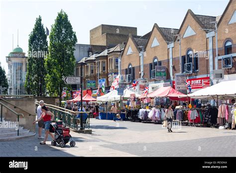 Street market, Ilford High Road, Ilford, London Borough of Redbridge ...