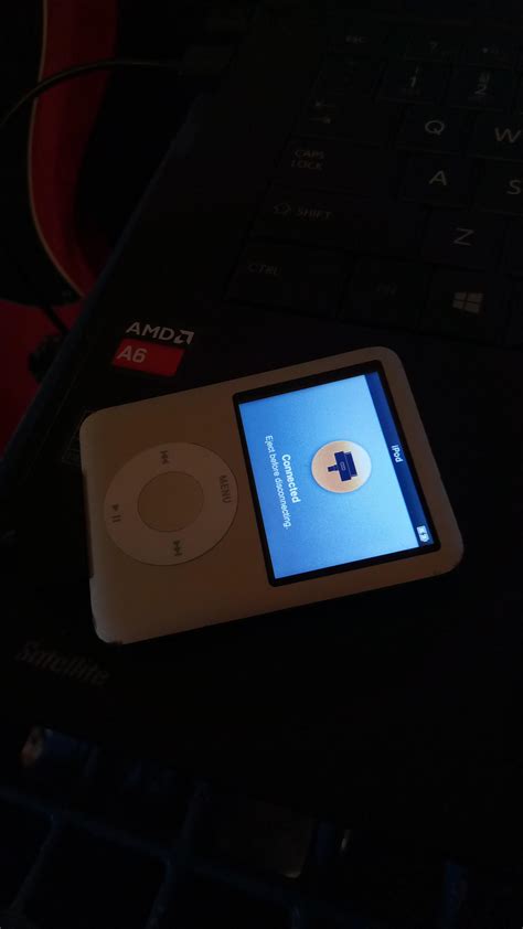 iPod nano 3rd gen battery replacement! She works boys! synced just fine with my Library and ...