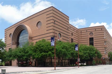 Theater District in Houston - Explore the City's Performing Arts – Go ...