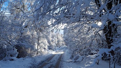 UK braced for more snow after coldest night in two years