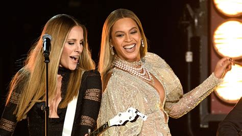 Beyonce and Dixie Chicks perform at the Country Music Awards | Glamour UK