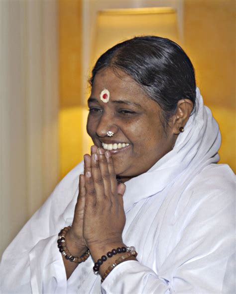 Mata Amritanandamayi- WallpaperUse