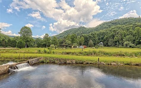 Hayesville, NC Real Estate - Hayesville Homes for Sale | realtor.com®