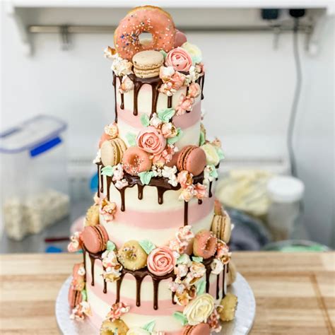 How to Design Your Bespoke Birthday Cake: According to the Experts