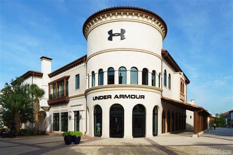 UNDER ARMOUR BRAND HOUSE