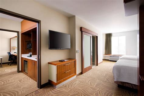 Downtown Burbank Hotels | SpringHill Suites Los Angeles Burbank/Downtown