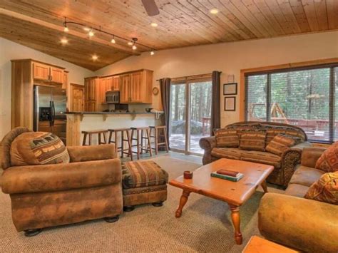 12 Best Pet Friendly Cabins in Yosemite for all Budgets