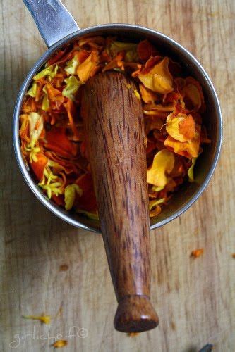 Marigold Corn Pone and Marigold Honey inspired by Garden Spells | Edible flowers recipes, Flower ...