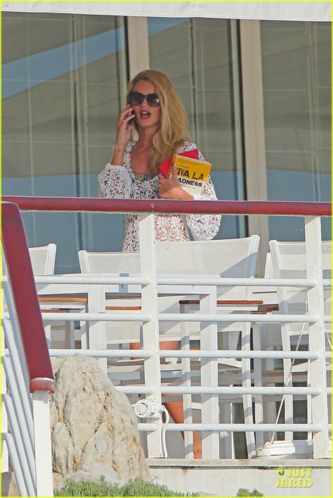 Rosie Huntington-Whiteley & Jason Statham: 'Viva la Madness' Bikini Reading!: Photo 2890073 ...