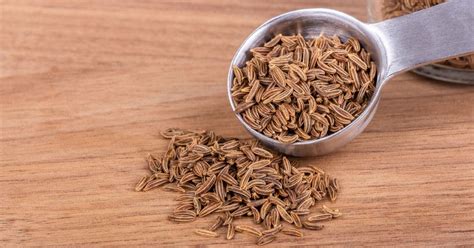 6 Best Easy-to-Find Caraway Seeds Alternatives For Your Cooking - Fitibility