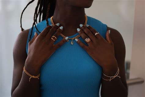 Everything You Need to Know About Minimalist Jewelry