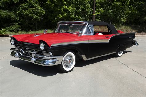 1957 FORD FAIRLANE SUNLINER CONVERTIBLE