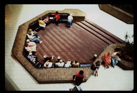 Totally Awesome Photos Of ‘80s Malls That Will Make You Want To Go Back In Time | The Old Man Club