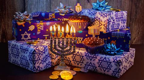 Is it Traditional to Put Up Hanukkah Decorations? | My Jewish Learning