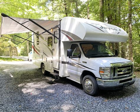 2018 Class C RV for Rent in Maggie Valley, North Carolina - RVUSA.com