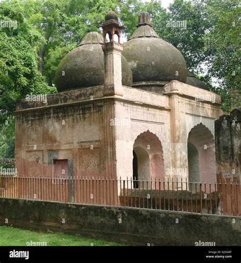 Tomb Of Qutb Ud Din Aibak