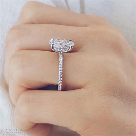 Oval Solitaire Engagement Rings